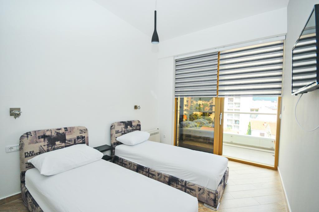 Sea Breeze Lux Apartments Budva Exteriör bild