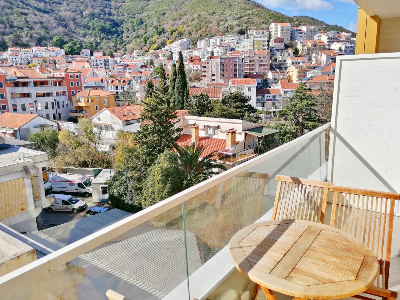 Sea Breeze Lux Apartments Budva Exteriör bild