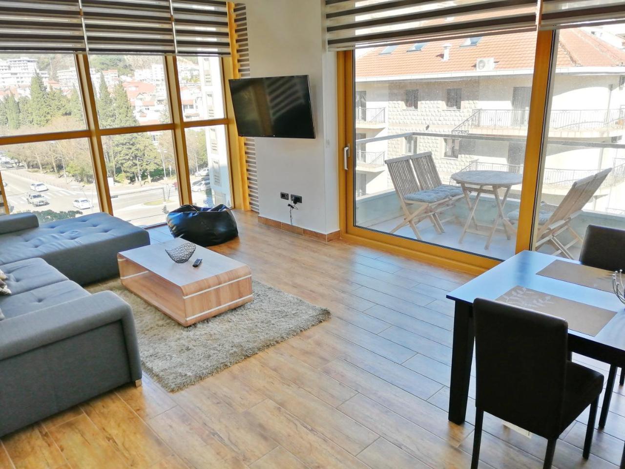 Sea Breeze Lux Apartments Budva Exteriör bild