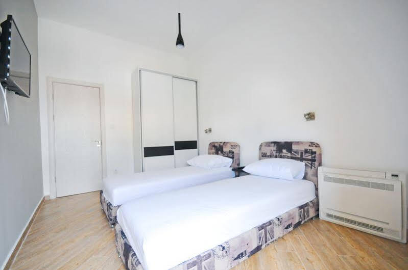 Sea Breeze Lux Apartments Budva Exteriör bild